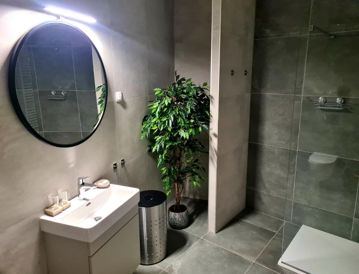 Wellness Apartments Varaždin Esterno foto
