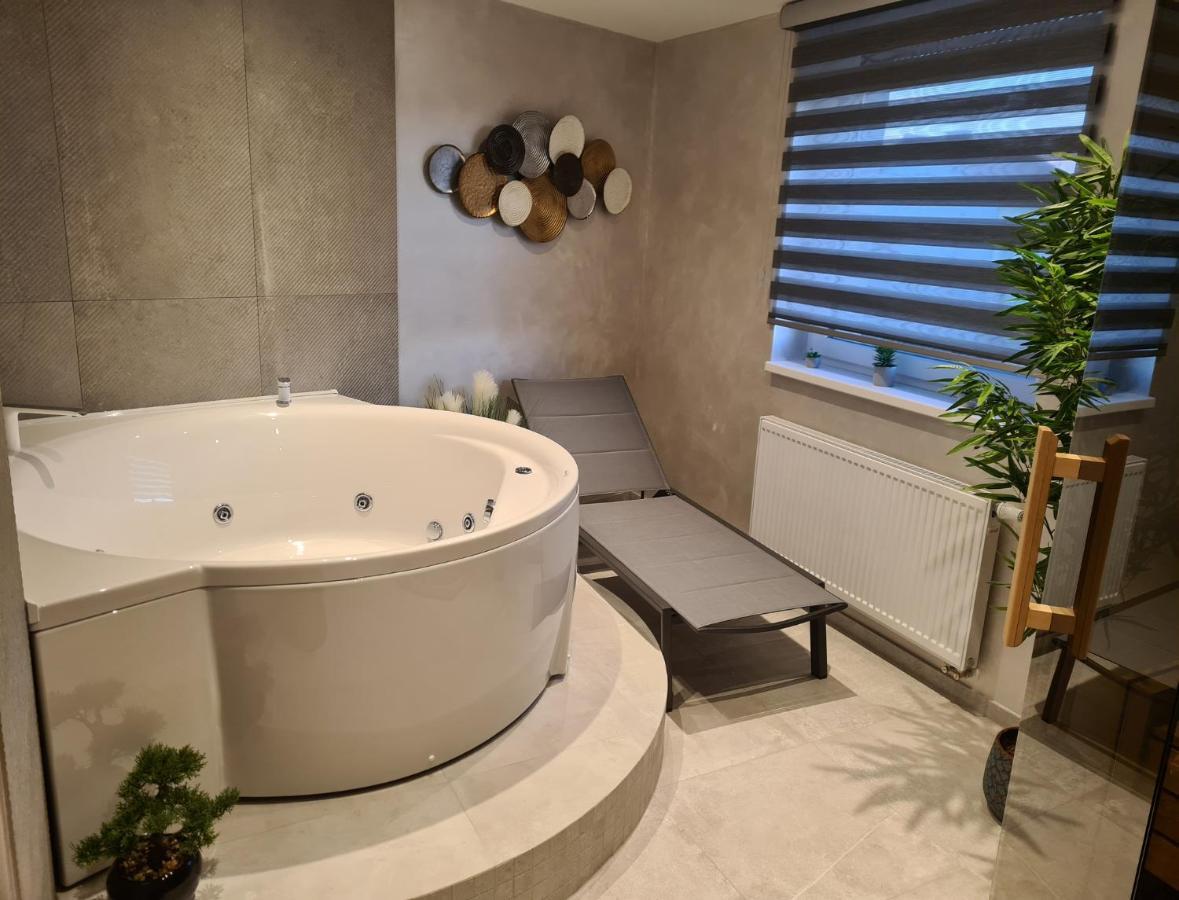Wellness Apartments Varaždin Esterno foto